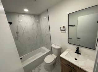 916 Clinton St #301, Waukesha, WI 53186
