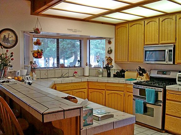 3rd image of 125 Yosemite Dr