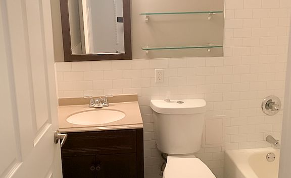 4th image of 254 W 51st St APT 17C