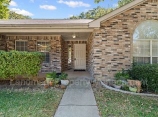 4810 Landrun Ln, Arlington, TX 76017