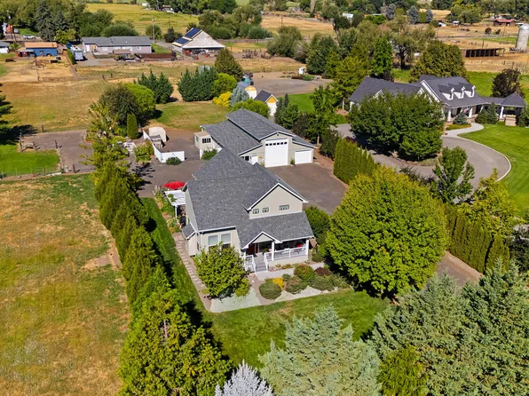 8803 Carlson Dr, Yakima, WA 98903