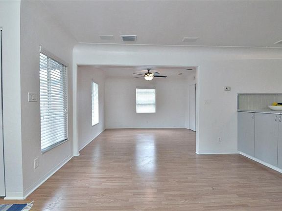 5th image of 1119 14th St N #1/2