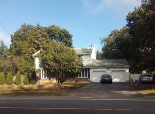 207 Burr Rd, East Northport, NY 11731