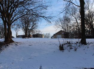 208 Springdale Ave, Bonner Springs, KS 66012