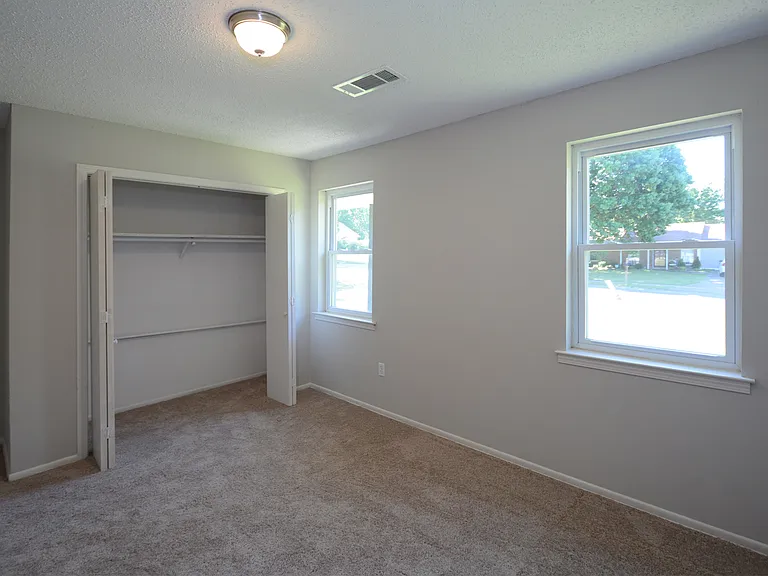 5108 Gray Dr — Photo 8