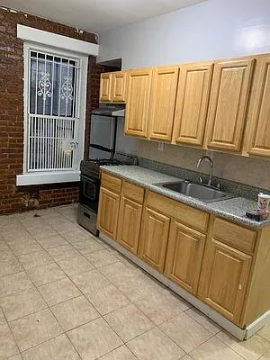 Rented by WIRE International Realty | media 1