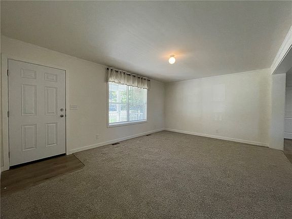 5th image of 747 Maple Ave