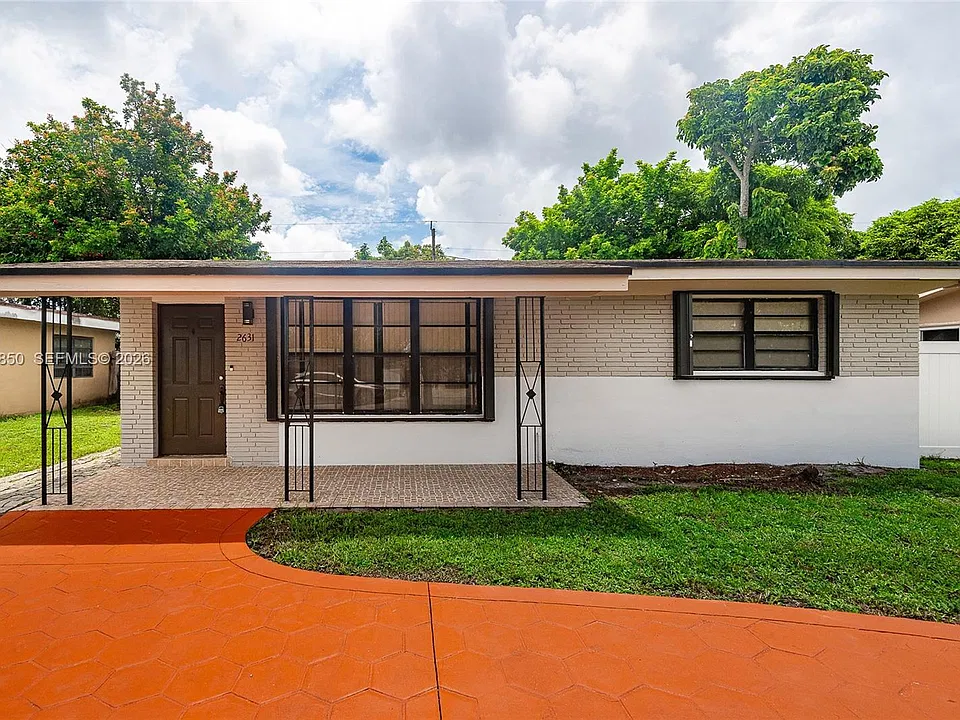 2631 Alcazar Dr