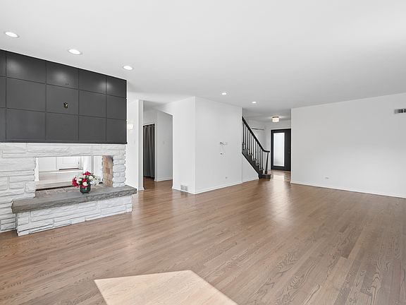 5th image of 1329 Lathrop Ave