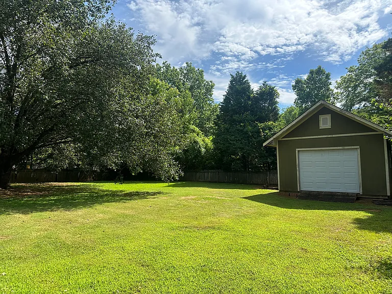 124 River Oaks Dr — Photo 28