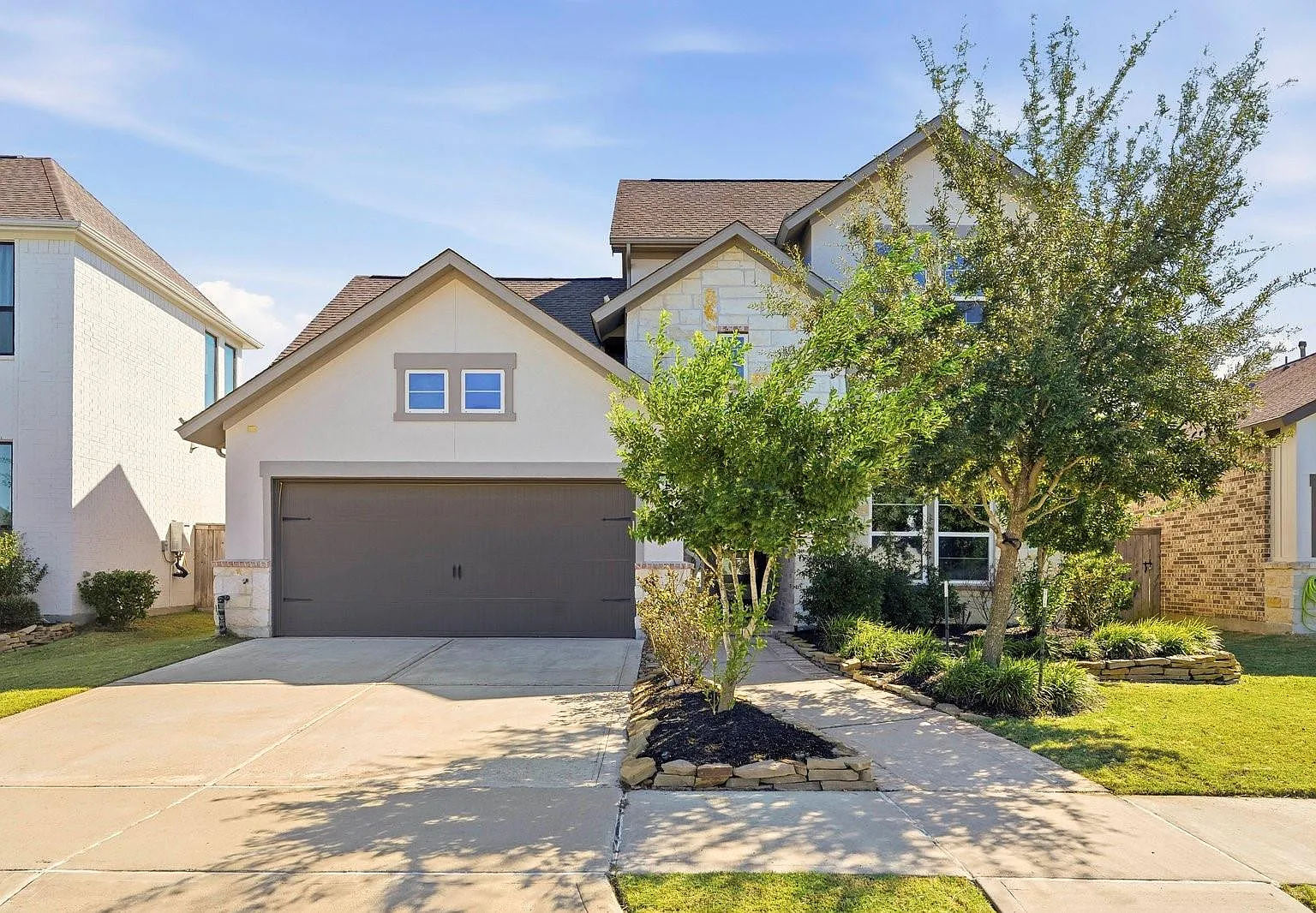 3 bed, 3.0 bath, 2625 sqft, $3,400 — Photo 2