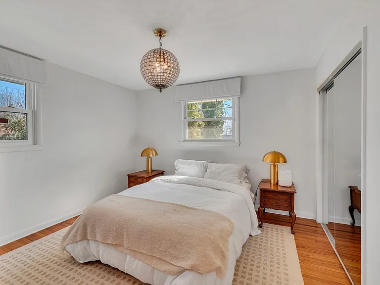 2405 Conrad Dr — Photo 7