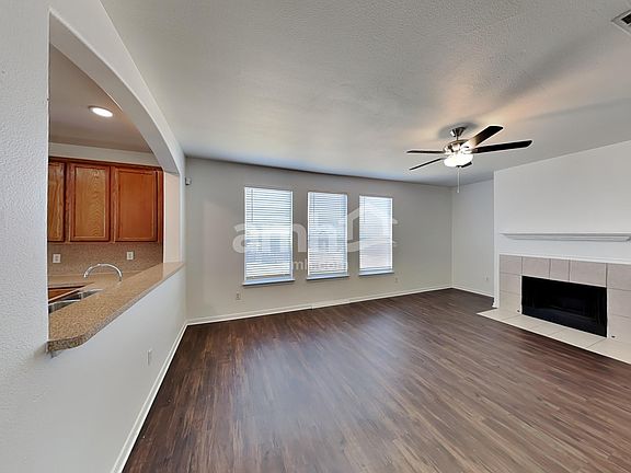 4th image of 2020 Warwick Pl