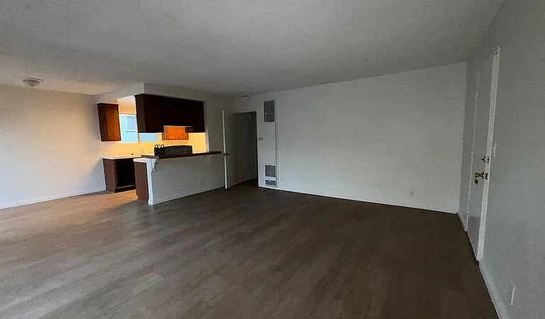1625 Raymond Hill Rd #5 — Photo 3