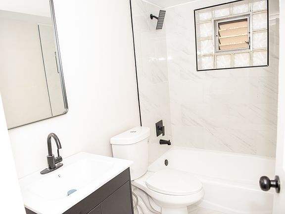 3rd image of 101 Oglesby Ave #11250577