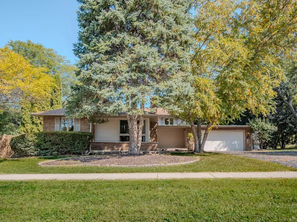 918 S Raddant Rd, Batavia, IL 60510