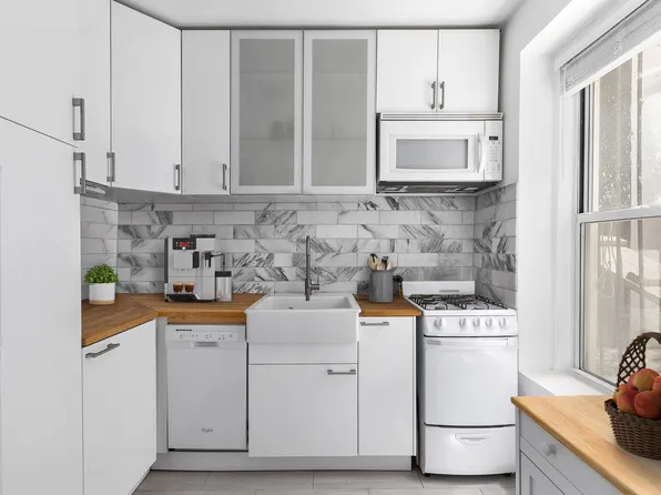 261 West 22nd Street 5 image 3 of 5