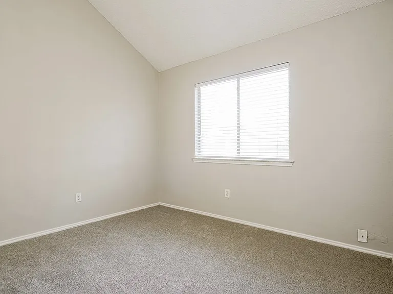 8420 Cloverglen Ln — Photo 14