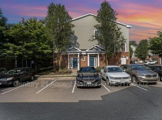 3543 Huntley Manor Ln, Alexandria, VA 22306