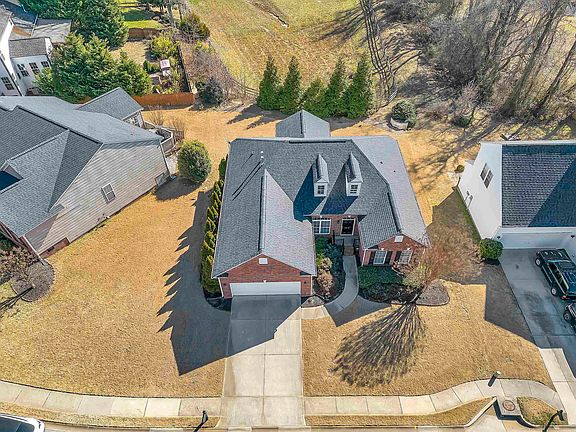 5th image of 213 Brenleigh Ct
