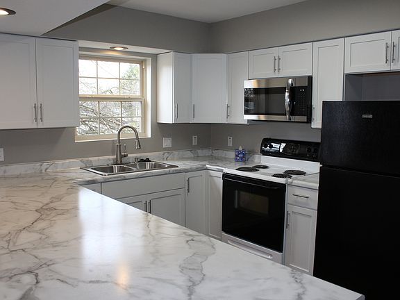3rd image of 1113 Avenue D St