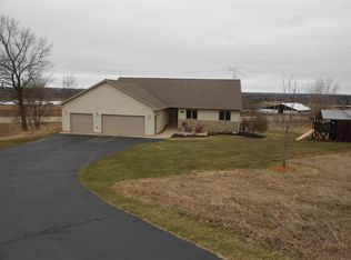 W5547 Castle Rd, Shawano, WI 54166