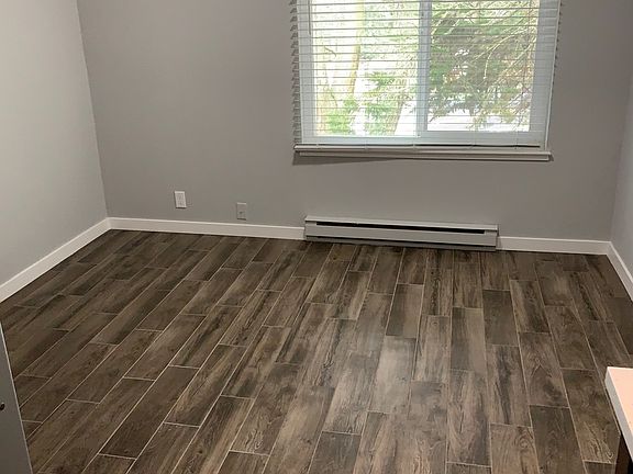 2nd image of 35 Kent Ct APT 17