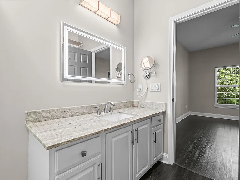 5026 Belleglen Ct #202 — Photo 36