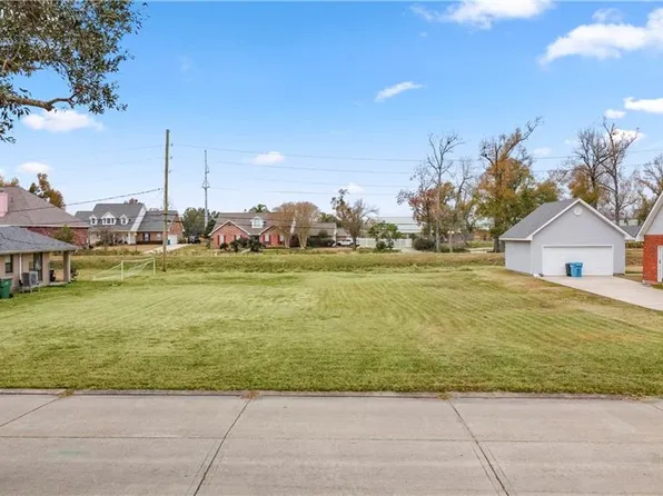 131 Villere Dr, Destrehan, LA 70047