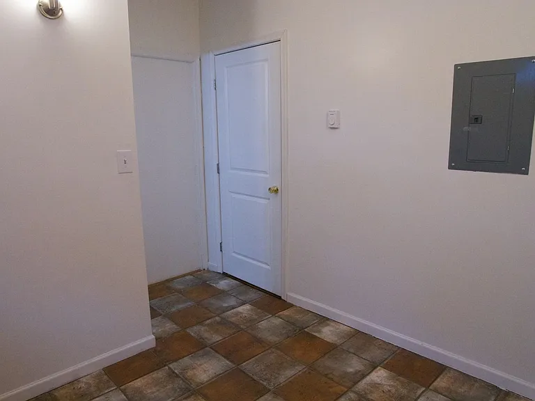 422 South St — Photo 7
