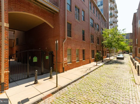 133 Bread St #E3, Philadelphia, PA 19106