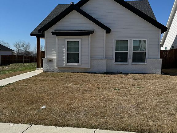 4th image of 681 The Cottages Dr