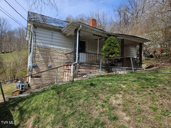 55 Hill Top Dr, Dante, VA 24237