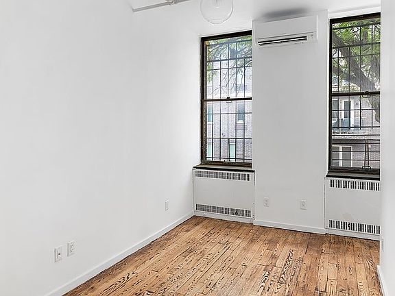 4th image of 584 Myrtle Ave APT 2B
