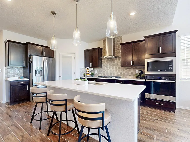 4139 Silver Springs Rd NE — Photo 4