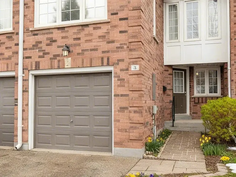 3 Lancewood Cres — Photo 1