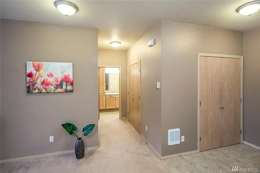512 Darby Dr — Photo 1