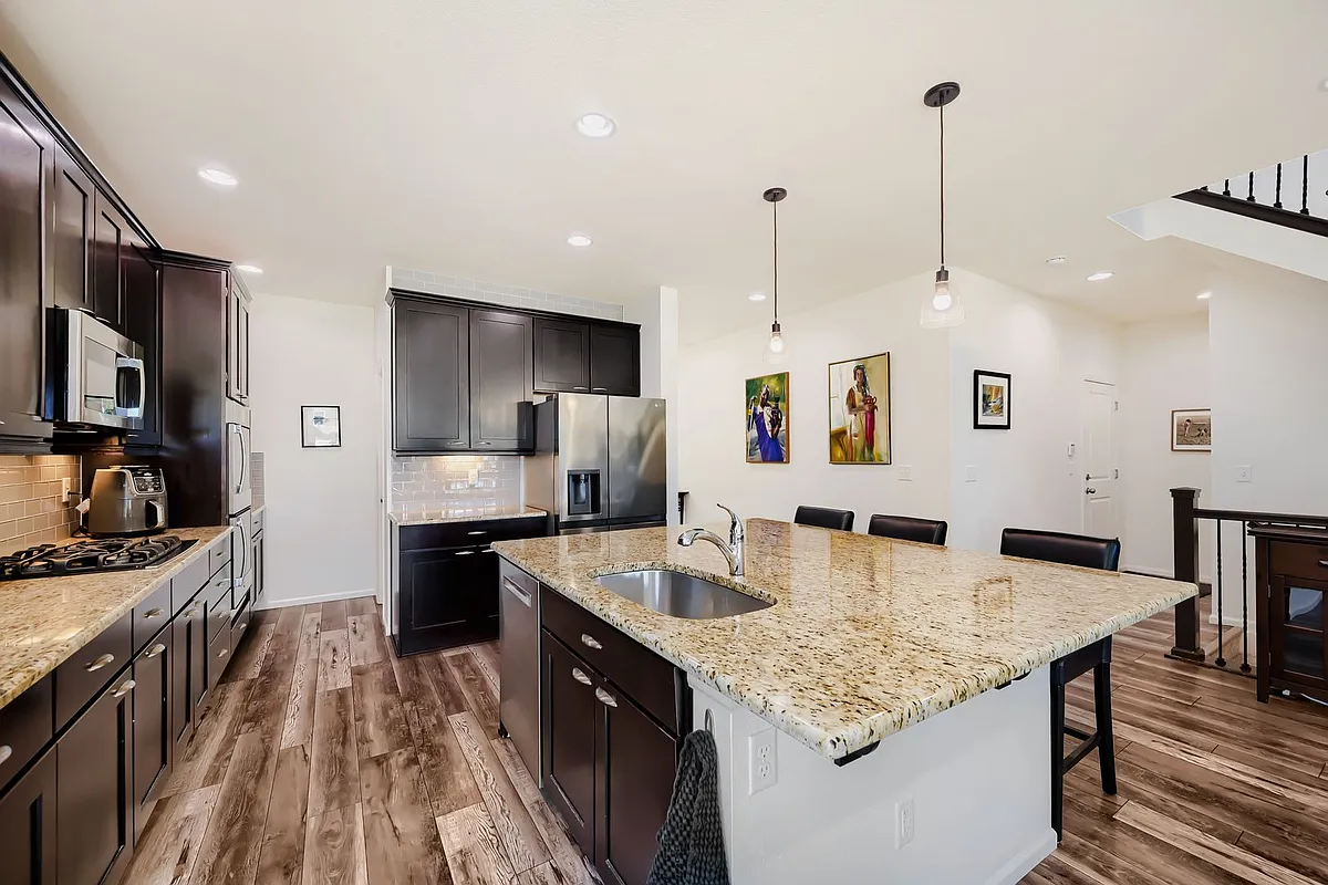 Building Photo - 1299 Armstrong Dr