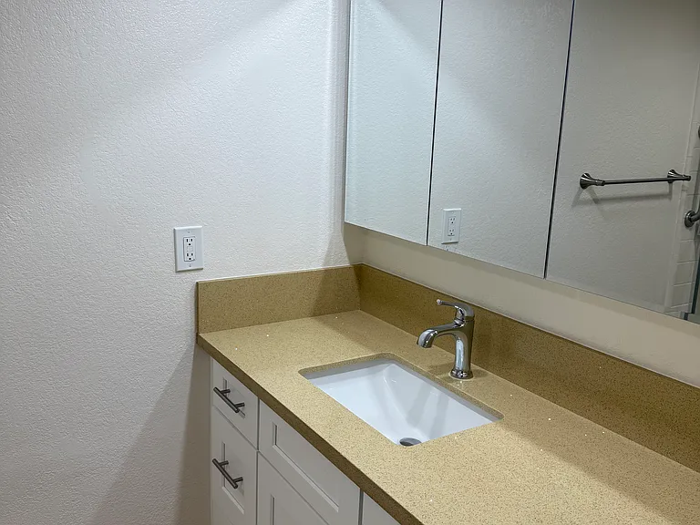 4421 Clairemont Dr #A — Photo 8