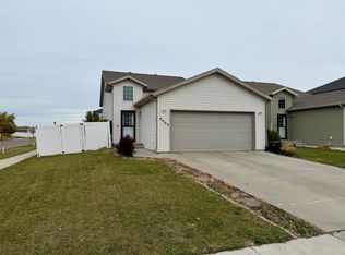 4889 Chelsea Ln S, Fargo, ND 58104