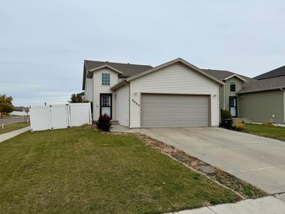 4889 Chelsea Ln S, Fargo, ND, 58104