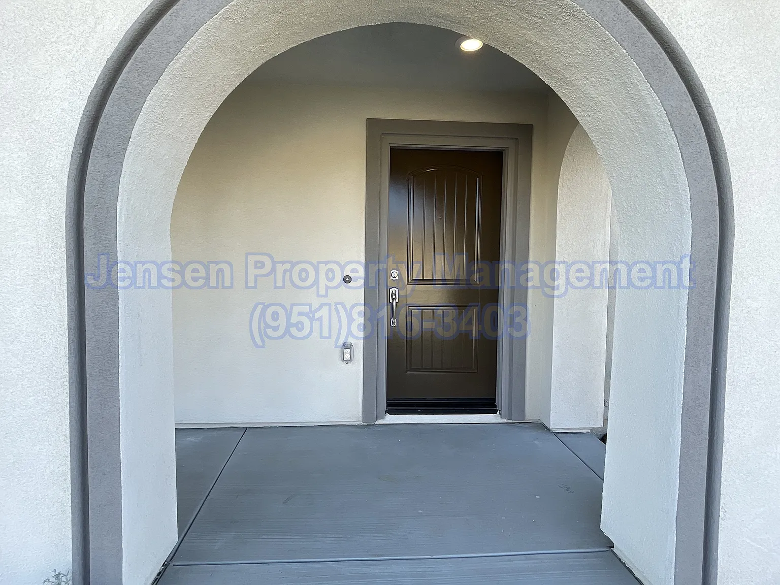 4 bed, 2.5 bath, 2460 sqft, $3,295 — Photo 2