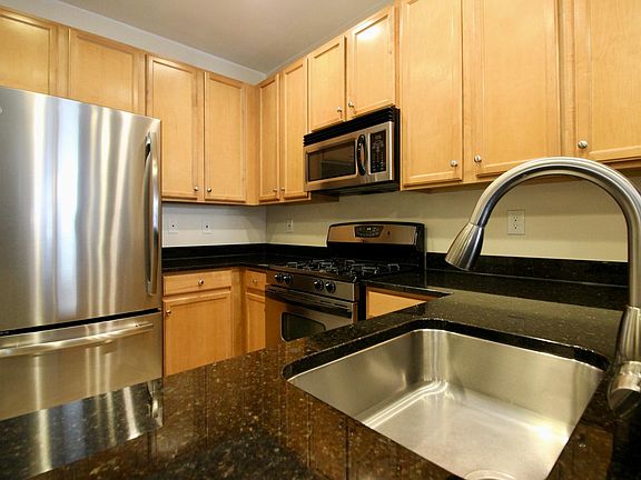 4th image of 2665 Prosperity Ave APT 137