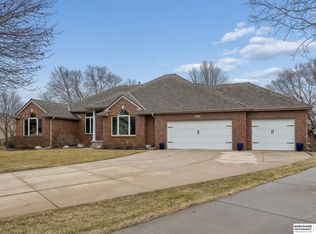 2005 S 182nd Avenue Cir, Omaha, NE 68130