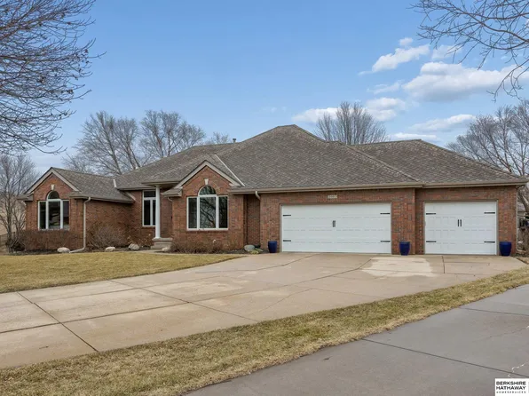 2005 S 182nd Avenue Cir, Omaha, NE 68130