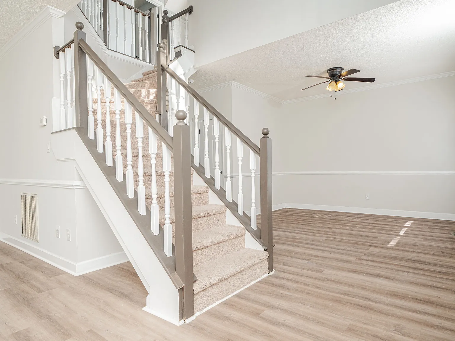 5 bed, 2895 sqft, $2,600 — Photo 3
