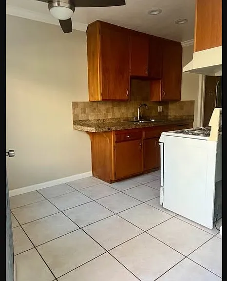 Mesa Apartments — Photo 17