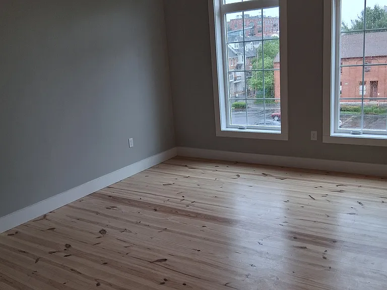 329 N Mulberry St #6 — Photo 12