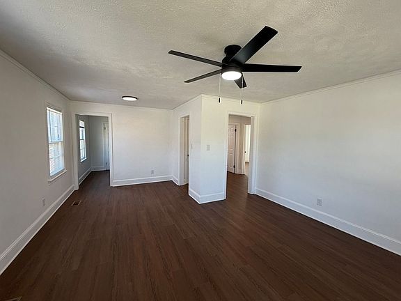 5th image of 120 Eastwood Ave