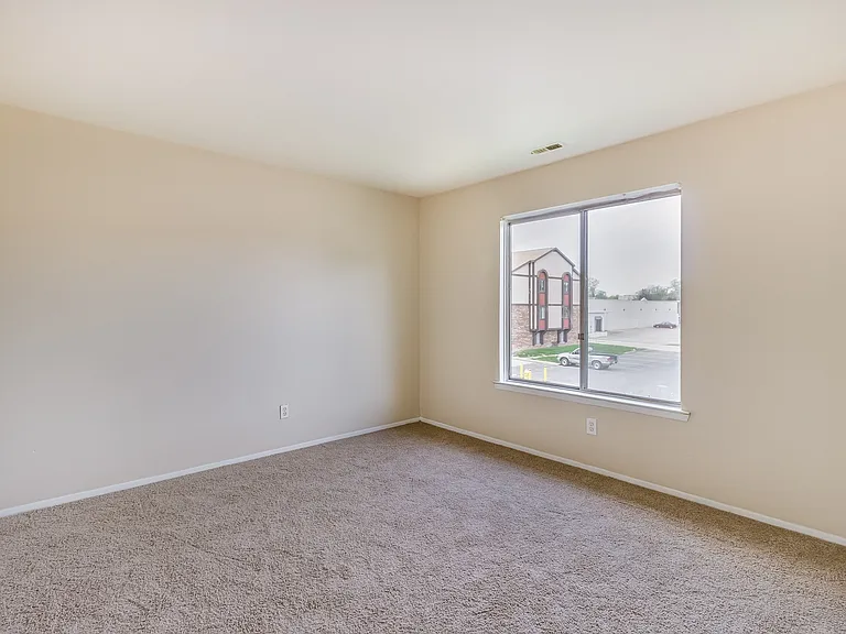 55 Suzanne Dr — Photo 5
